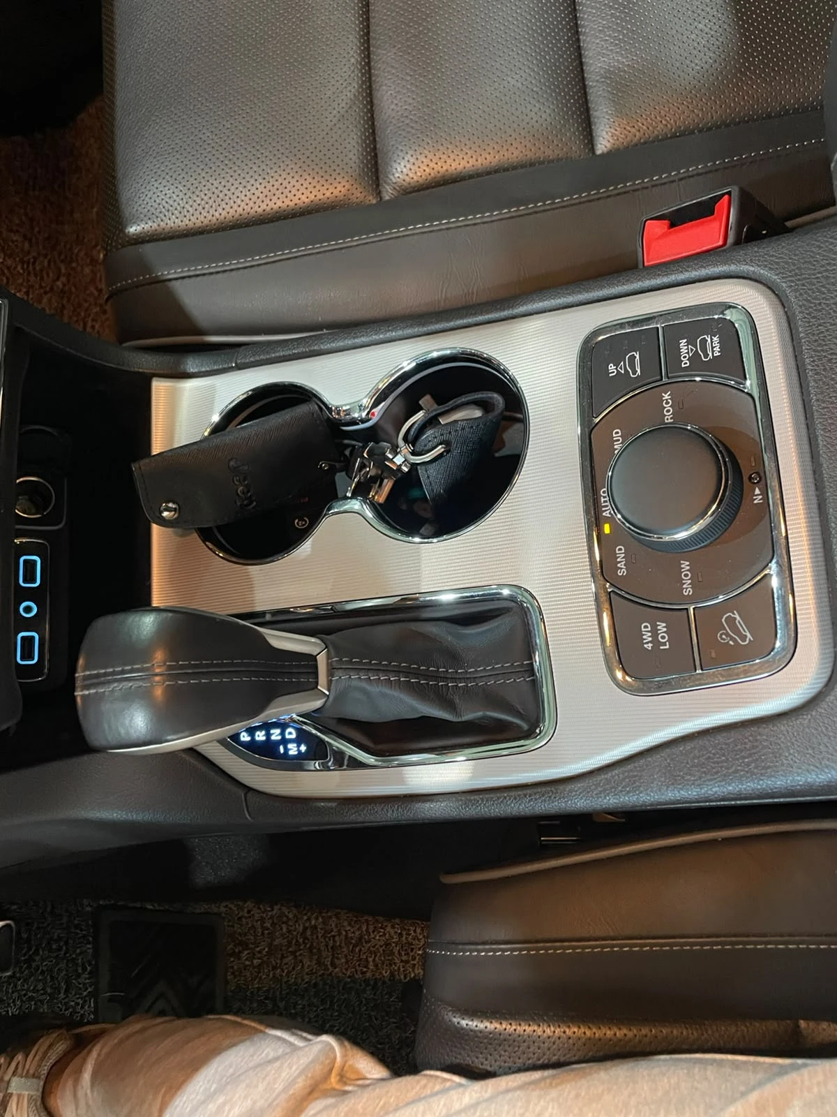Jeep Grand cherokee 3.6 V6 ! Summit !, снимка 16 - Автомобили и джипове - 55283920