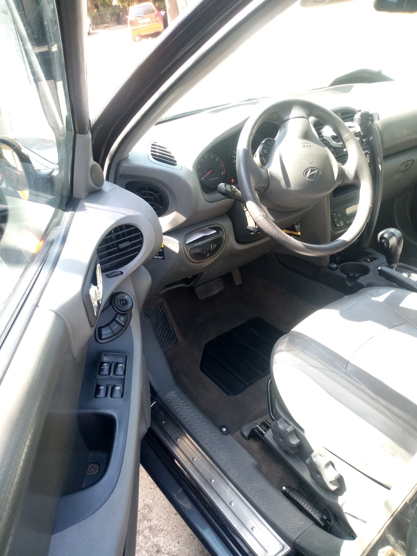 Hyundai Santa fe 2.7   V6      4* 4  + LPG, снимка 11 - Автомобили и джипове - 55876347