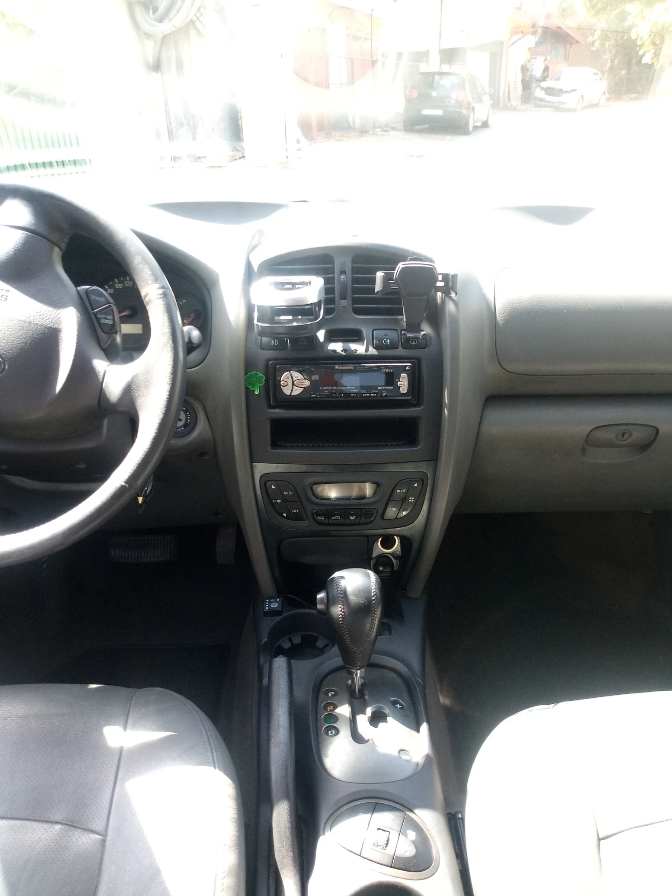 Hyundai Santa fe 2.7   V6      4* 4  + LPG, снимка 10 - Автомобили и джипове - 55876347