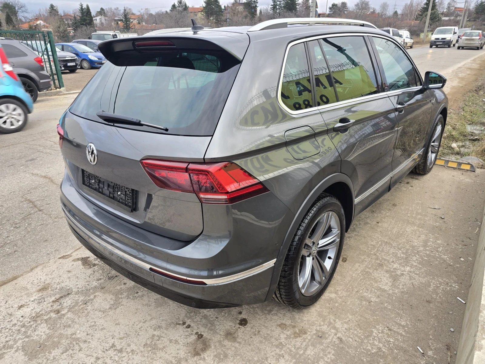 VW Tiguan R-LINE/DIGITAL/CAMERA, снимка 4 - Автомобили и джипове - 56310888