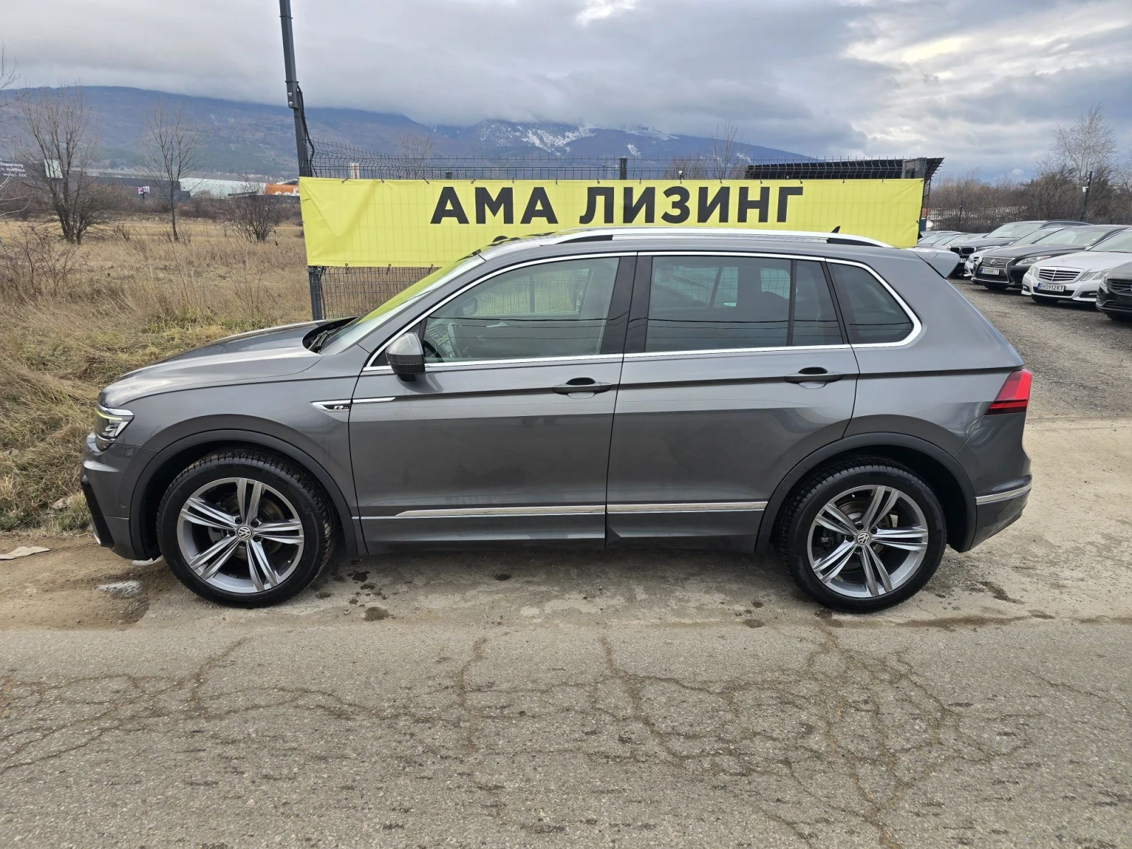 VW Tiguan R-LINE/DIGITAL/CAMERA, снимка 6 - Автомобили и джипове - 56310888