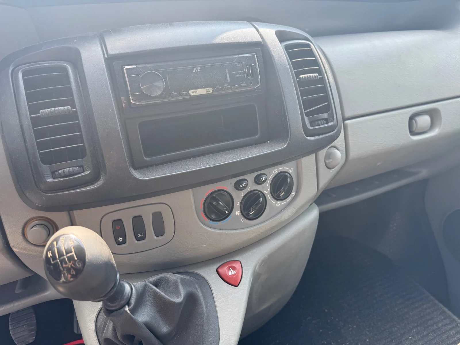 Renault Trafic 2.0  CDI - изображение 7