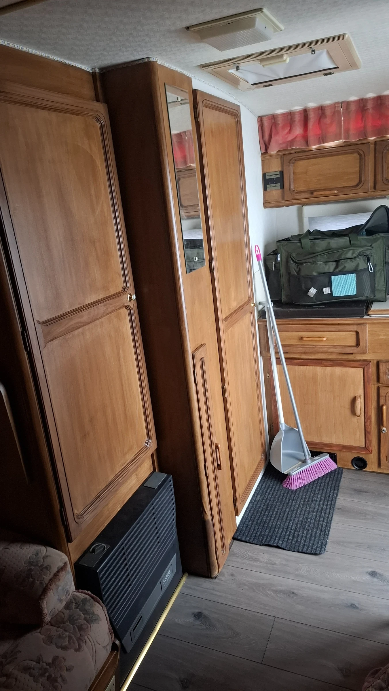 Каравана Avondale, снимка 16 - Каравани и кемпери - 51032164