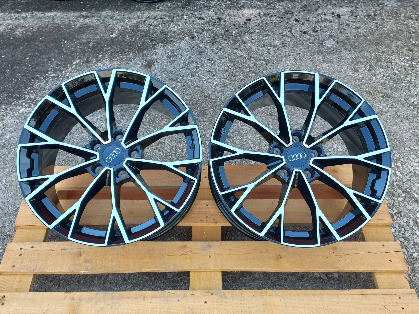 Джанти за Audi, снимка 2 - Гуми и джанти - 56017006