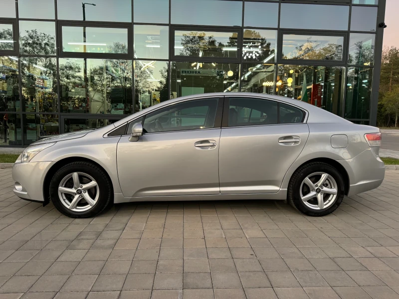 Toyota Avensis Benzin132кс.Sedan160780km!* Navi* Multi* Klima* , снимка 4 - Автомобили и джипове - 47682504