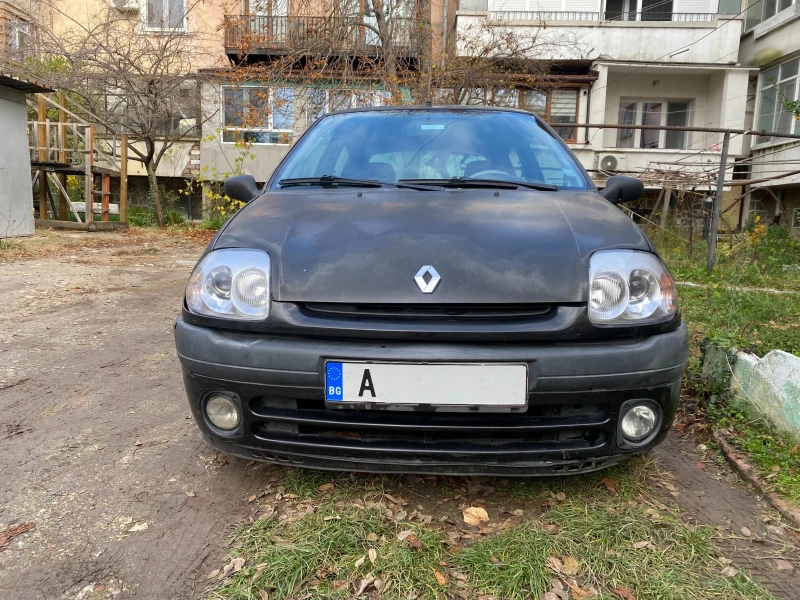 Renault Clio 2, снимка 10 - Автомобили и джипове - 48286873