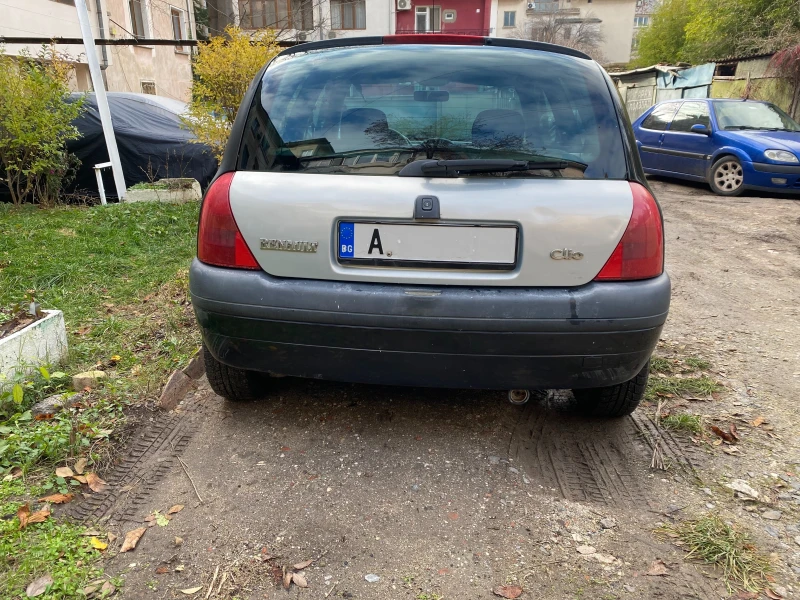 Renault Clio 2, снимка 9 - Автомобили и джипове - 48286873