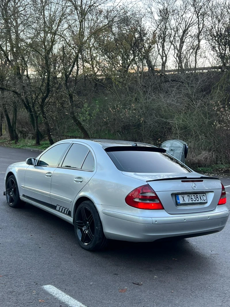 Mercedes-Benz E 270, снимка 5 - Автомобили и джипове - 48775367