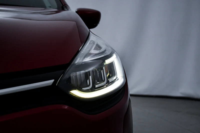 Renault Clio 1.5 DCI, снимка 9 - Автомобили и джипове - 50851322