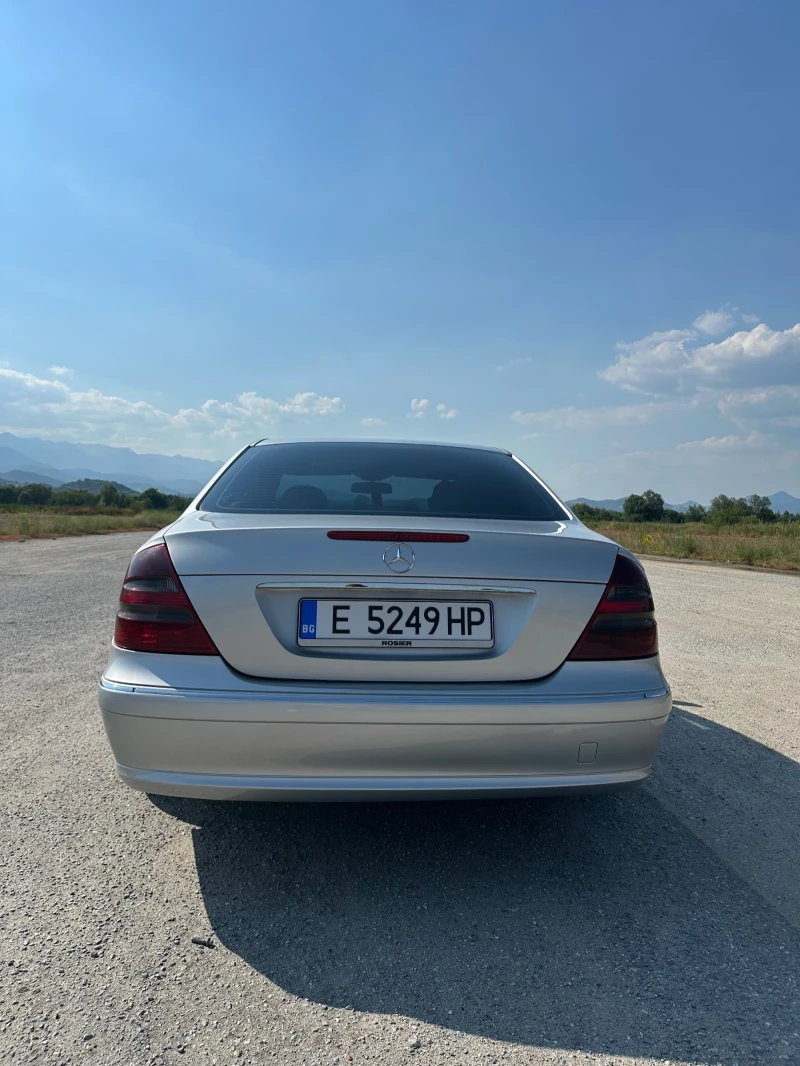 Mercedes-Benz E 240, снимка 7 - Автомобили и джипове - 50891894