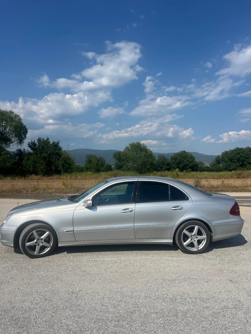 Mercedes-Benz E 240, снимка 5 - Автомобили и джипове - 50891894