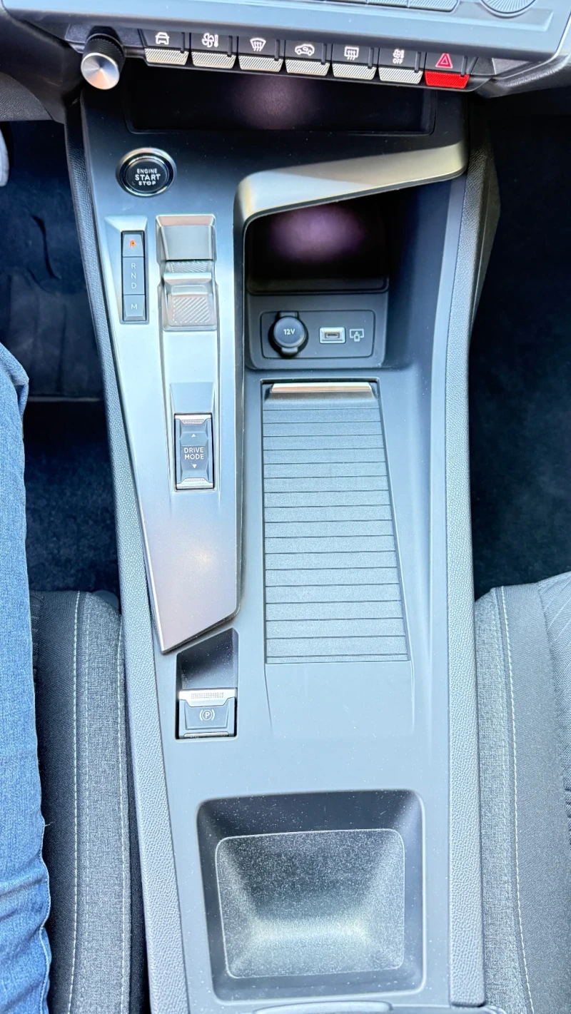 Peugeot 308 1.5 BLUEHDI EAT8 - TOP, снимка 11 - Автомобили и джипове - 51625058