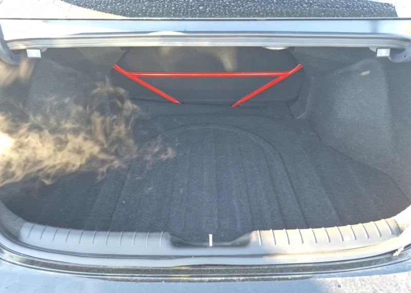 Hyundai Elantra N 2.0 Turbo, снимка 13 - Автомобили и джипове - 52749619