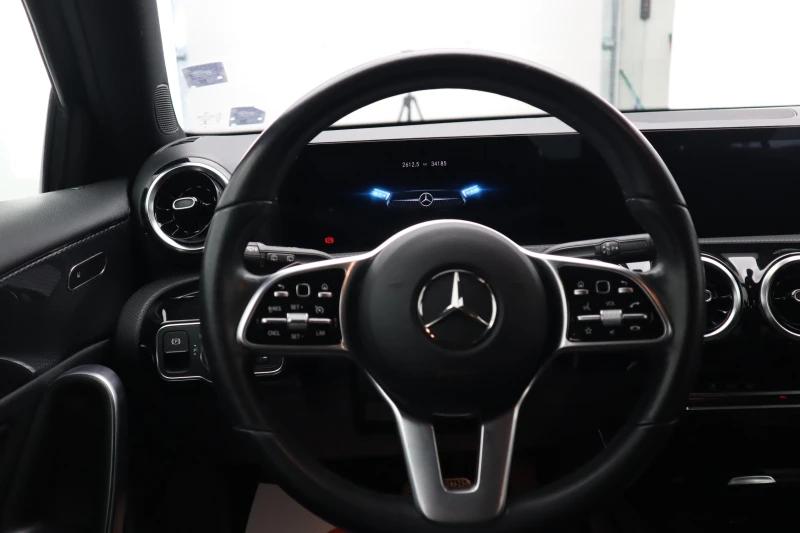 Mercedes-Benz A 180, снимка 14 - Автомобили и джипове - 52640596