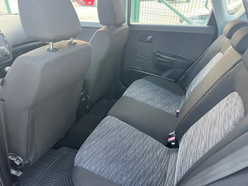 Kia Ceed 1.4i/105p.s-Hatchback, снимка 11 - Автомобили и джипове - 52806756