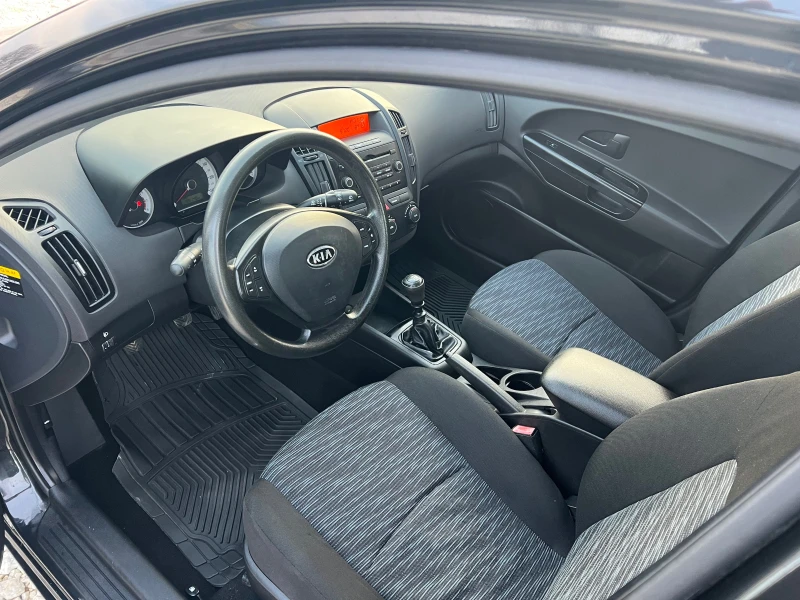 Kia Ceed 1.4i/105p.s-Hatchback, снимка 9 - Автомобили и джипове - 52806756