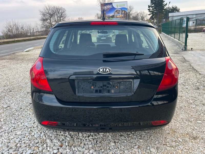Kia Ceed 1.4i/105p.s-Hatchback, снимка 7 - Автомобили и джипове - 52806756