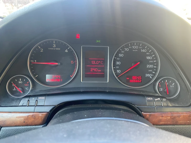 Audi A4 1, 9 tdi 131 коня, снимка 7 - Автомобили и джипове - 52849910