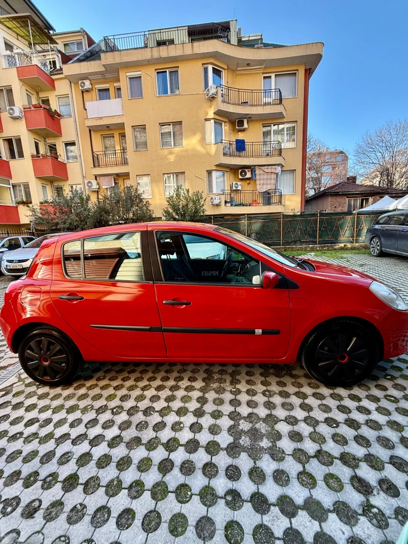 Renault Clio 1.4 Газ / Климатроник, снимка 4 - Автомобили и джипове - 52914044