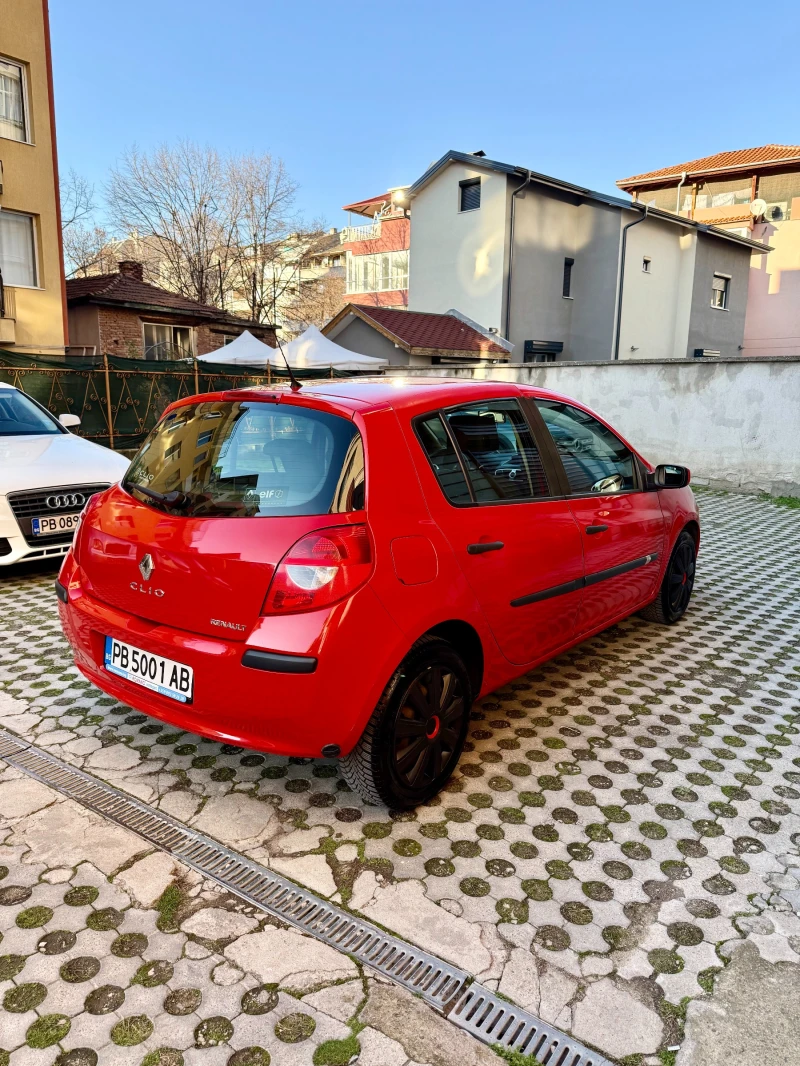 Renault Clio 1.4 Газ / Климатроник, снимка 5 - Автомобили и джипове - 52914044