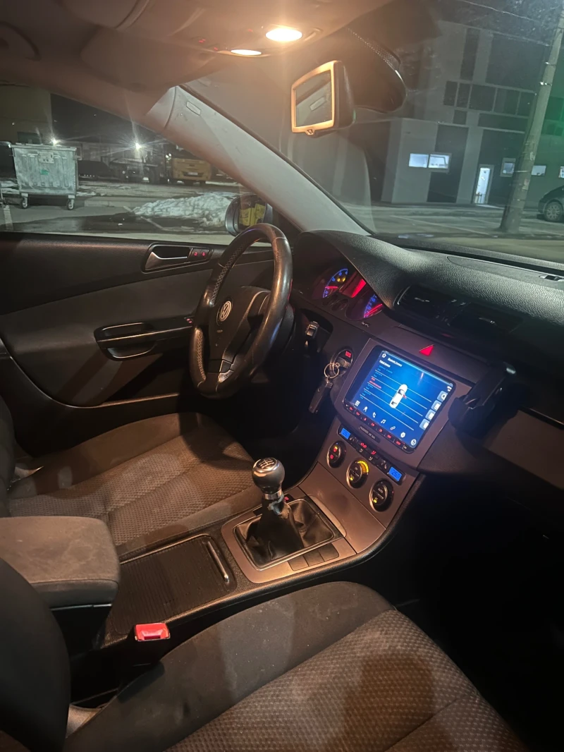 VW Passat, снимка 13 - Автомобили и джипове - 52972616