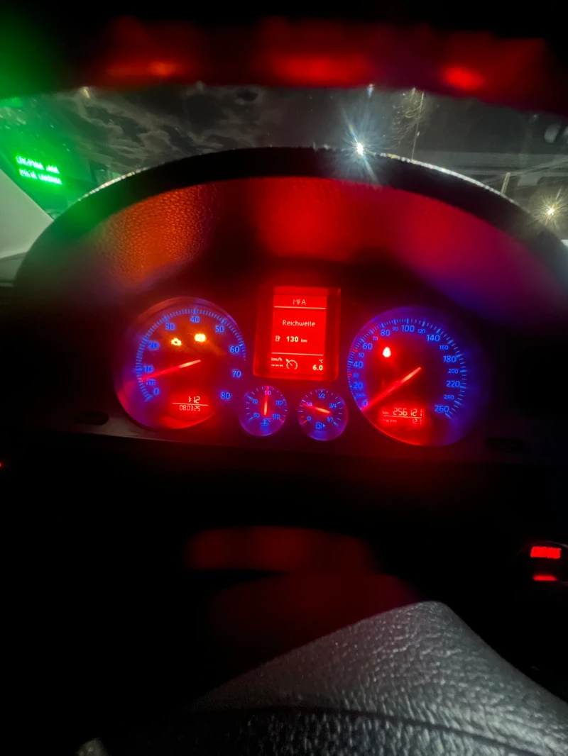 VW Passat, снимка 15 - Автомобили и джипове - 52972616