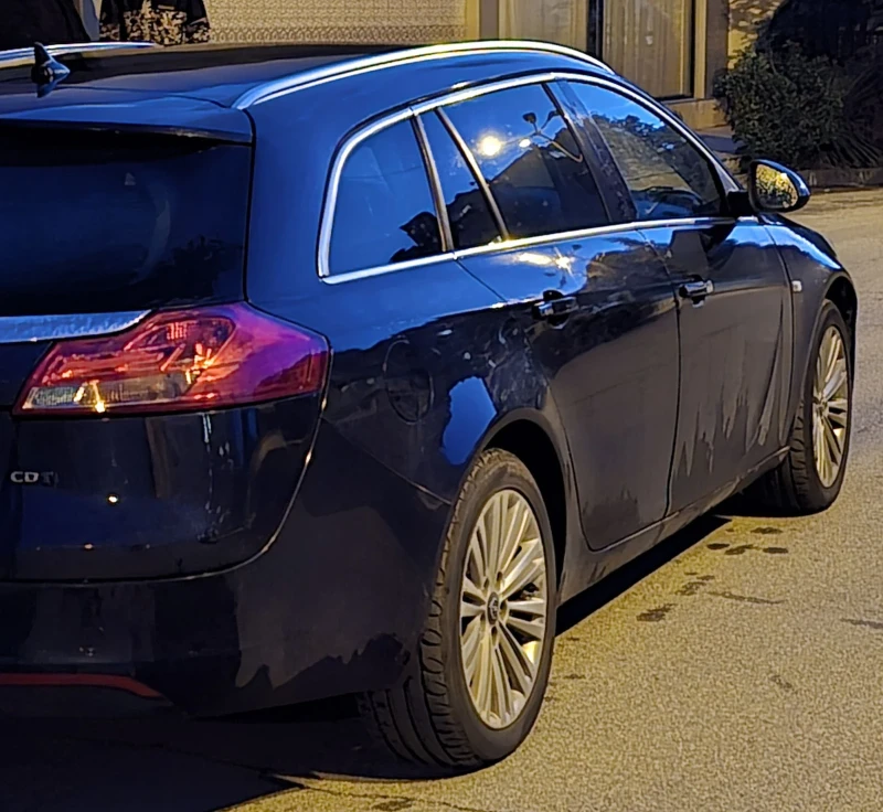 Opel Insignia Комби, снимка 4 - Автомобили и джипове - 53036095