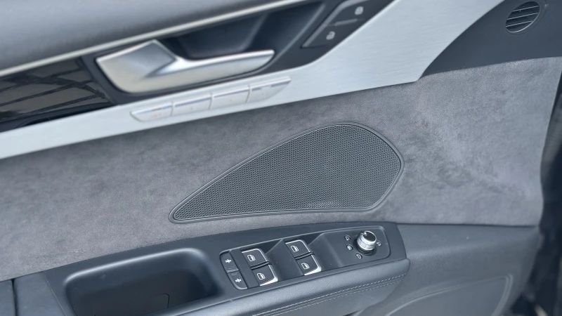 Audi A8 4.0 BiTFSI, снимка 14 - Автомобили и джипове - 53541830