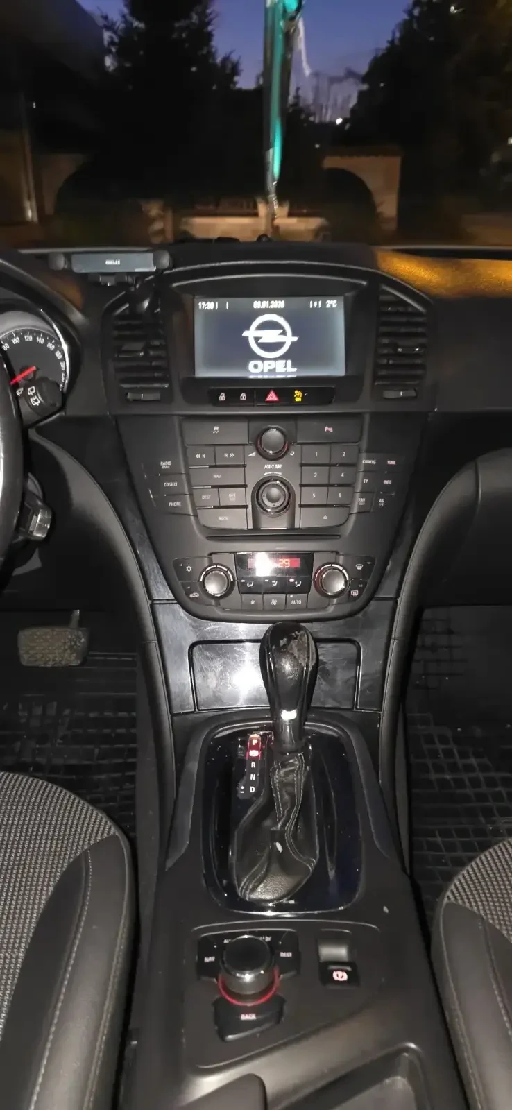 Opel Insignia Комби, снимка 7 - Автомобили и джипове - 53036095