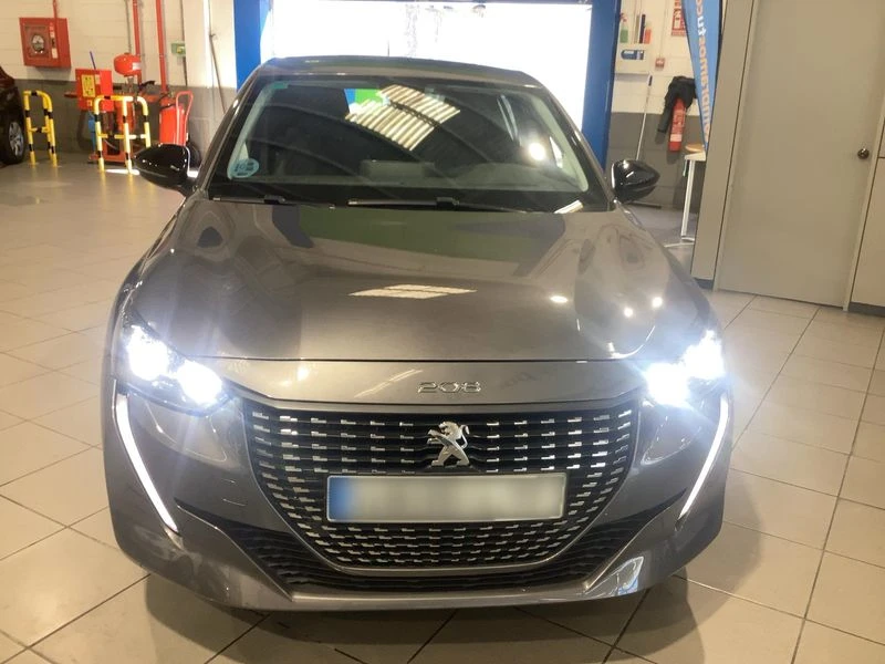 Peugeot 208 208 1.5 Blue-HDi Allure Pack, снимка 14 - Автомобили и джипове - 55382775