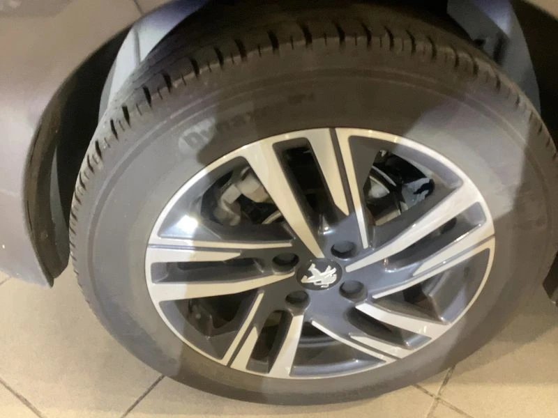 Peugeot 208 208 1.5 Blue-HDi Allure Pack, снимка 9 - Автомобили и джипове - 55382775