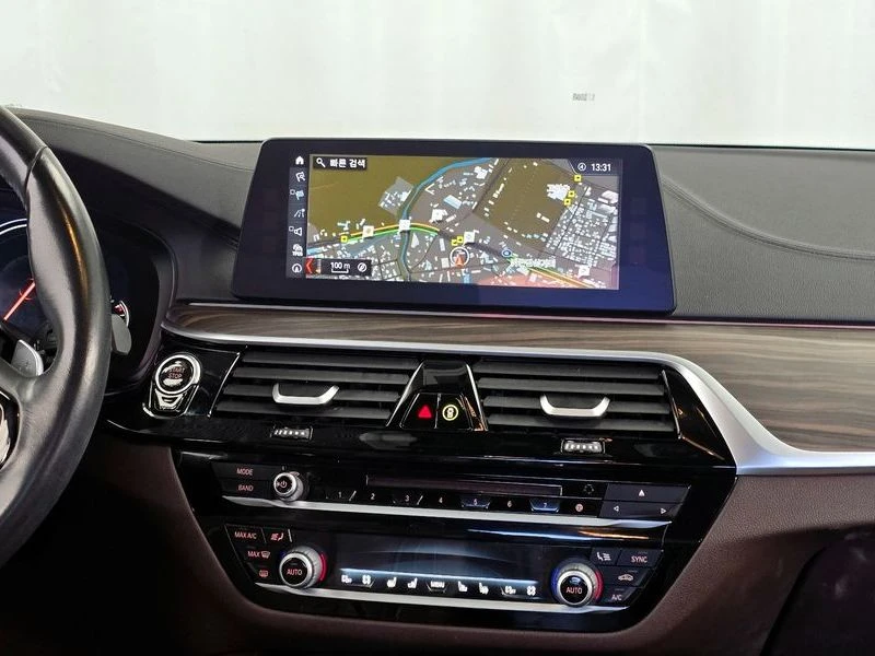 BMW 530 530I M Sports Plus, снимка 10 - Автомобили и джипове - 55505395