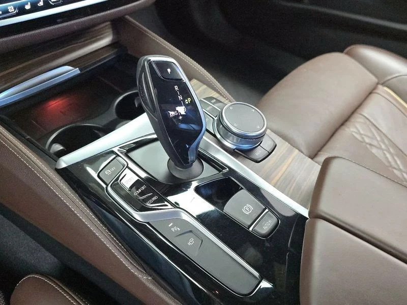 BMW 530 530I M Sports Plus, снимка 13 - Автомобили и джипове - 55505395