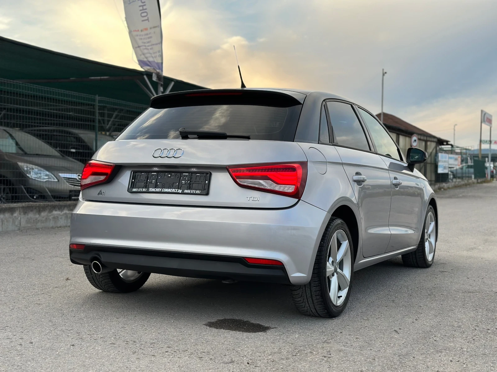 Audi A1 1.6-TDI-AUTOMAT-S-line+ 152.000km-NEW-NAVI-LED-XEN - изображение 6