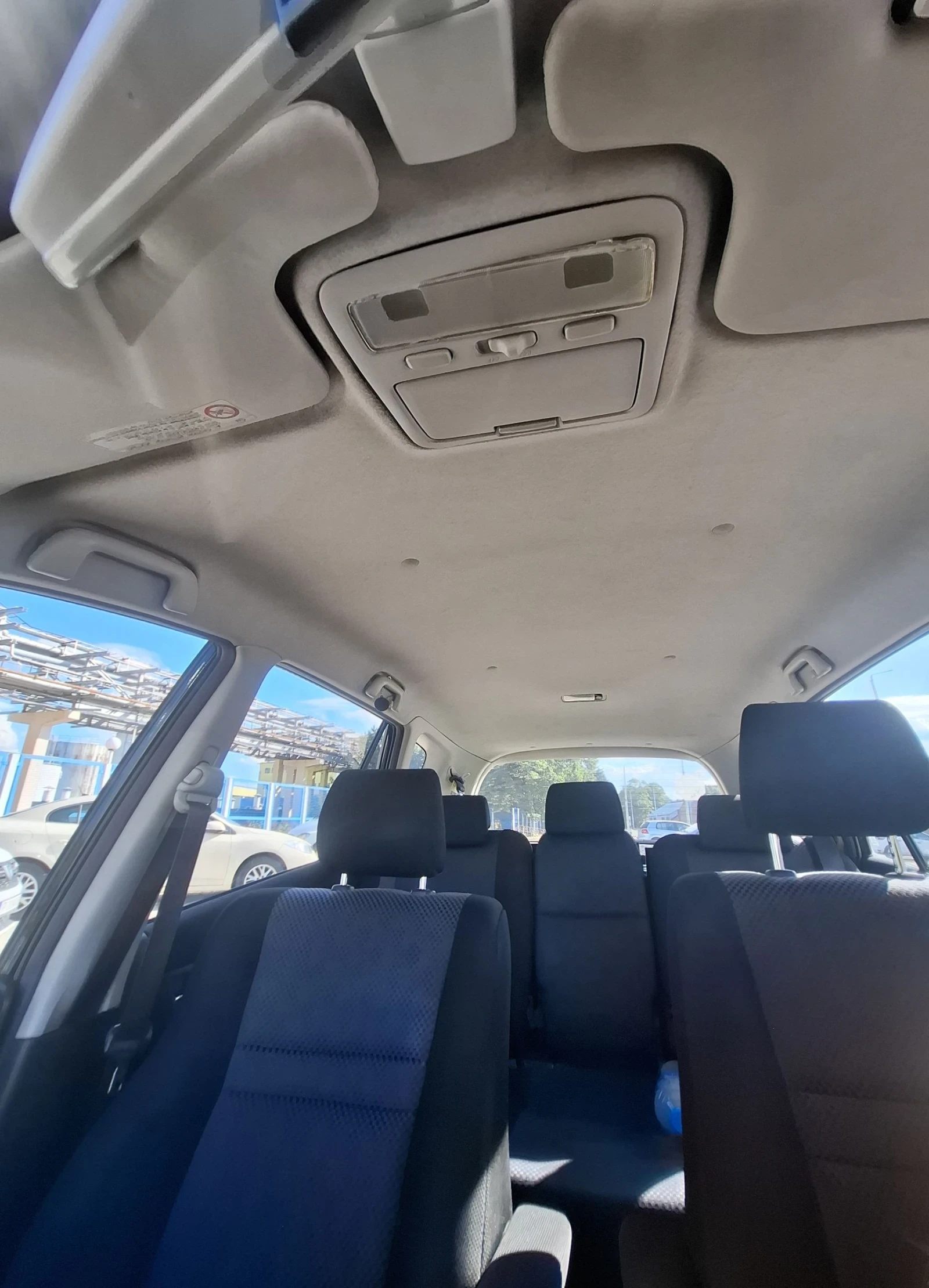 Toyota Corolla verso  - изображение 9