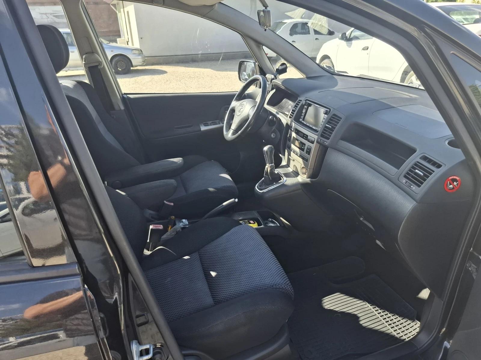 Toyota Corolla verso  - изображение 7