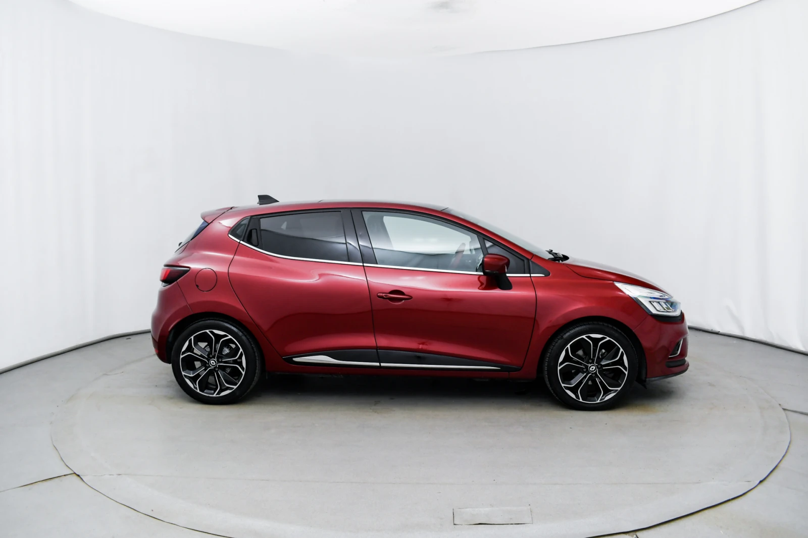 Renault Clio 1.5 DCI - изображение 4