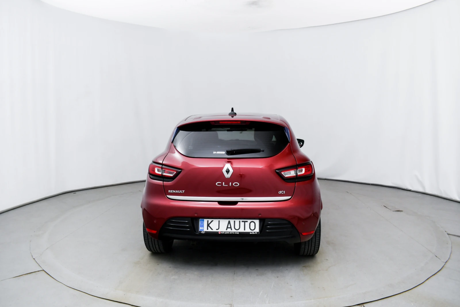 Renault Clio 1.5 DCI - изображение 8