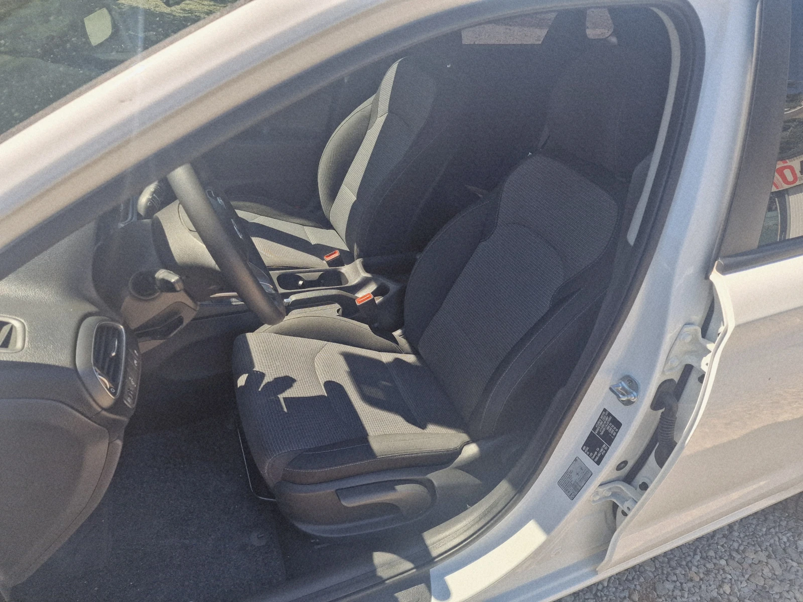 Hyundai I30 1.6CRDi Euro 6B - изображение 8