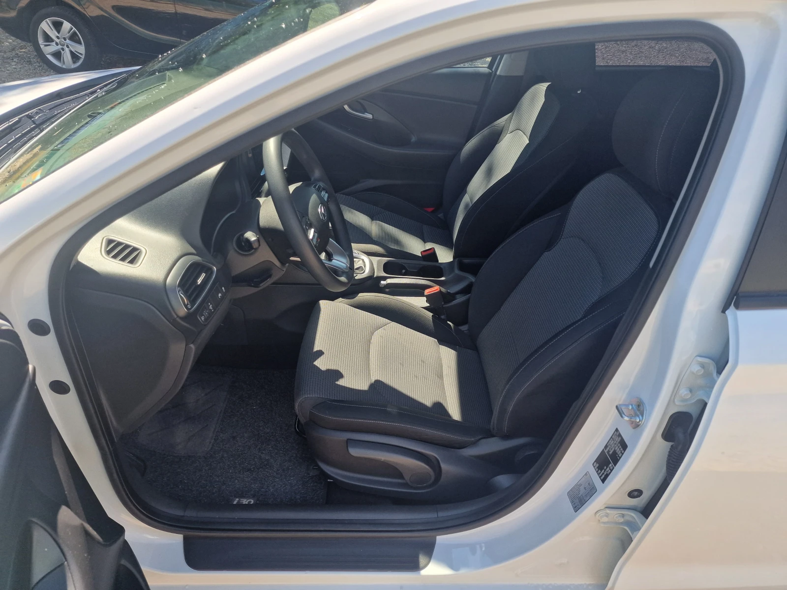 Hyundai I30 1.6CRDi Euro 6B - изображение 8