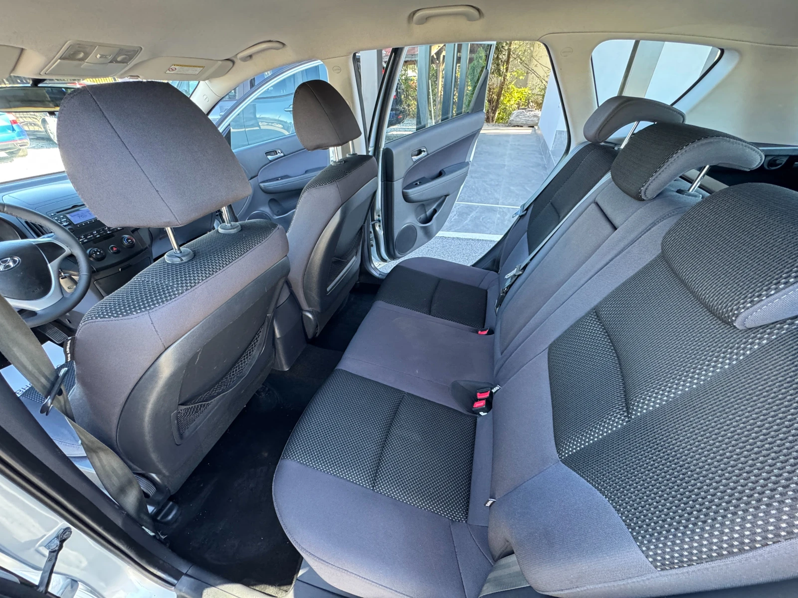 Hyundai I30 1.6 CRDI    | Mobile.bg   11