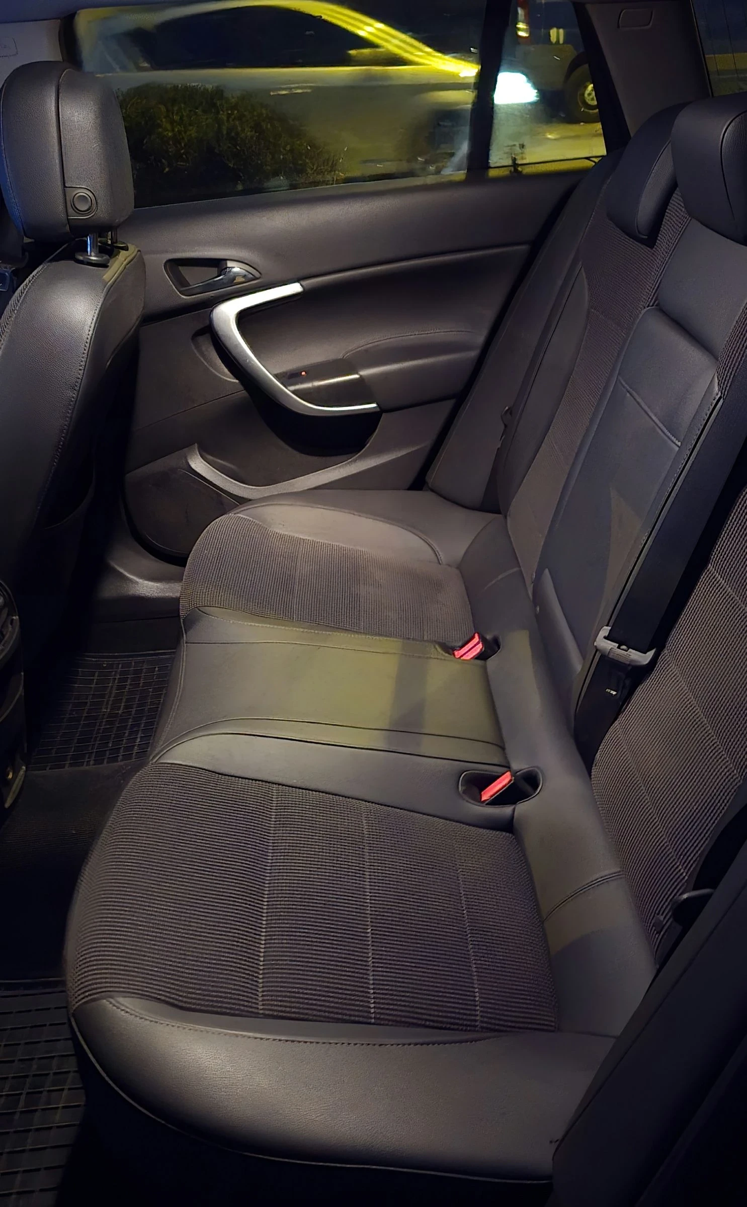 Opel Insignia Комби - изображение 9