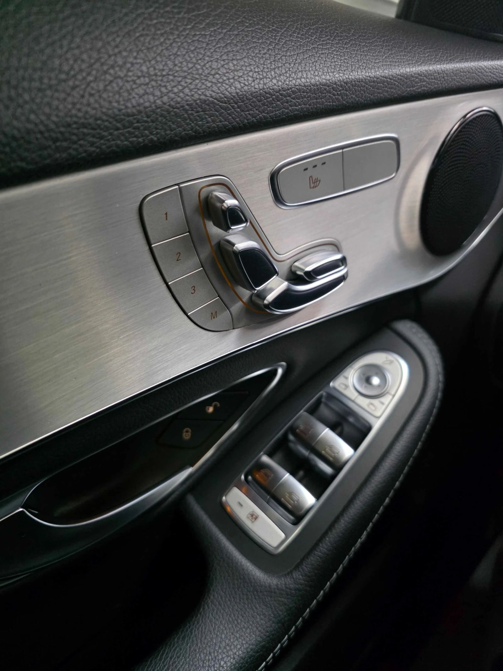 Mercedes-Benz C 300 * * CARFAX * * ���� ������ * *  | Mobile.bg � ����������� 11