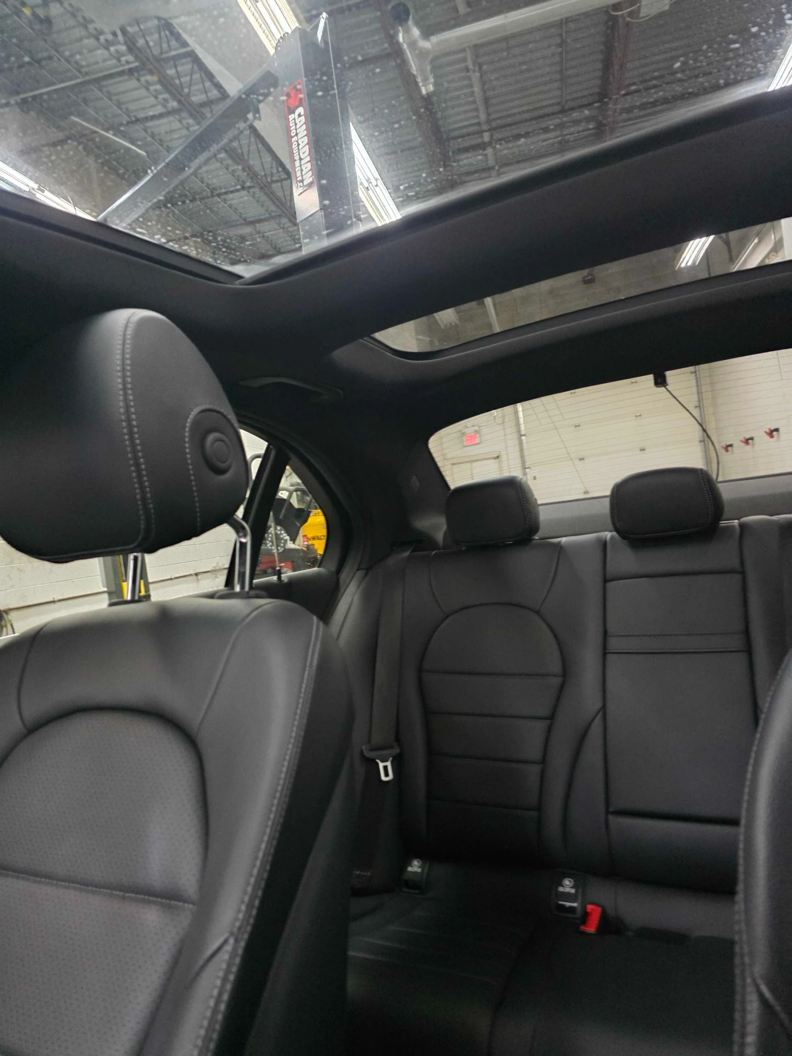 Mercedes-Benz C 300 * * CARFAX * * АВТО КРЕДИТ * *  - изображение 10