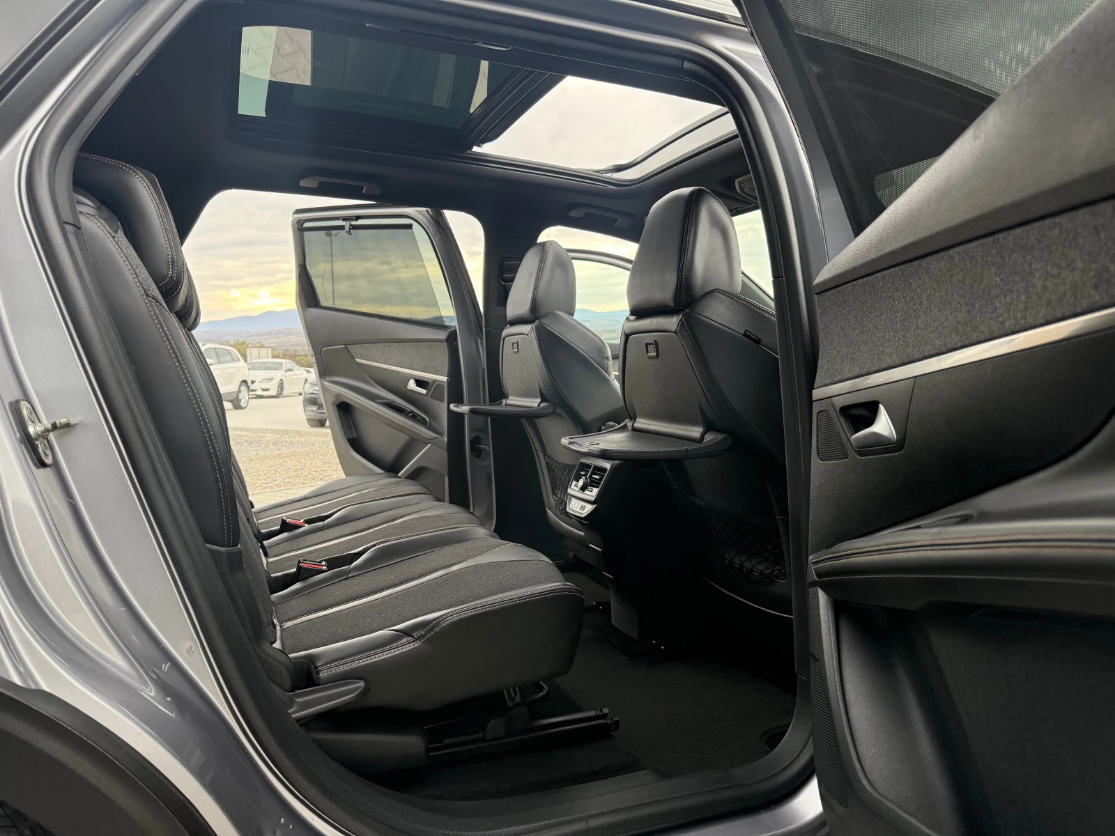 Peugeot 5008 1.6HDI 7 места  GT line Собствен лизинг !!!, снимка 11 - Автомобили и джипове - 54046636