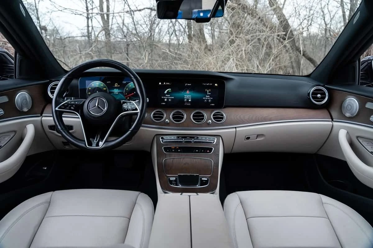 Mercedes-Benz E 450 BURMESTER * 360 * АМБИЕНТНО * ПАМЕТ, снимка 14 - Автомобили и джипове - 54124003