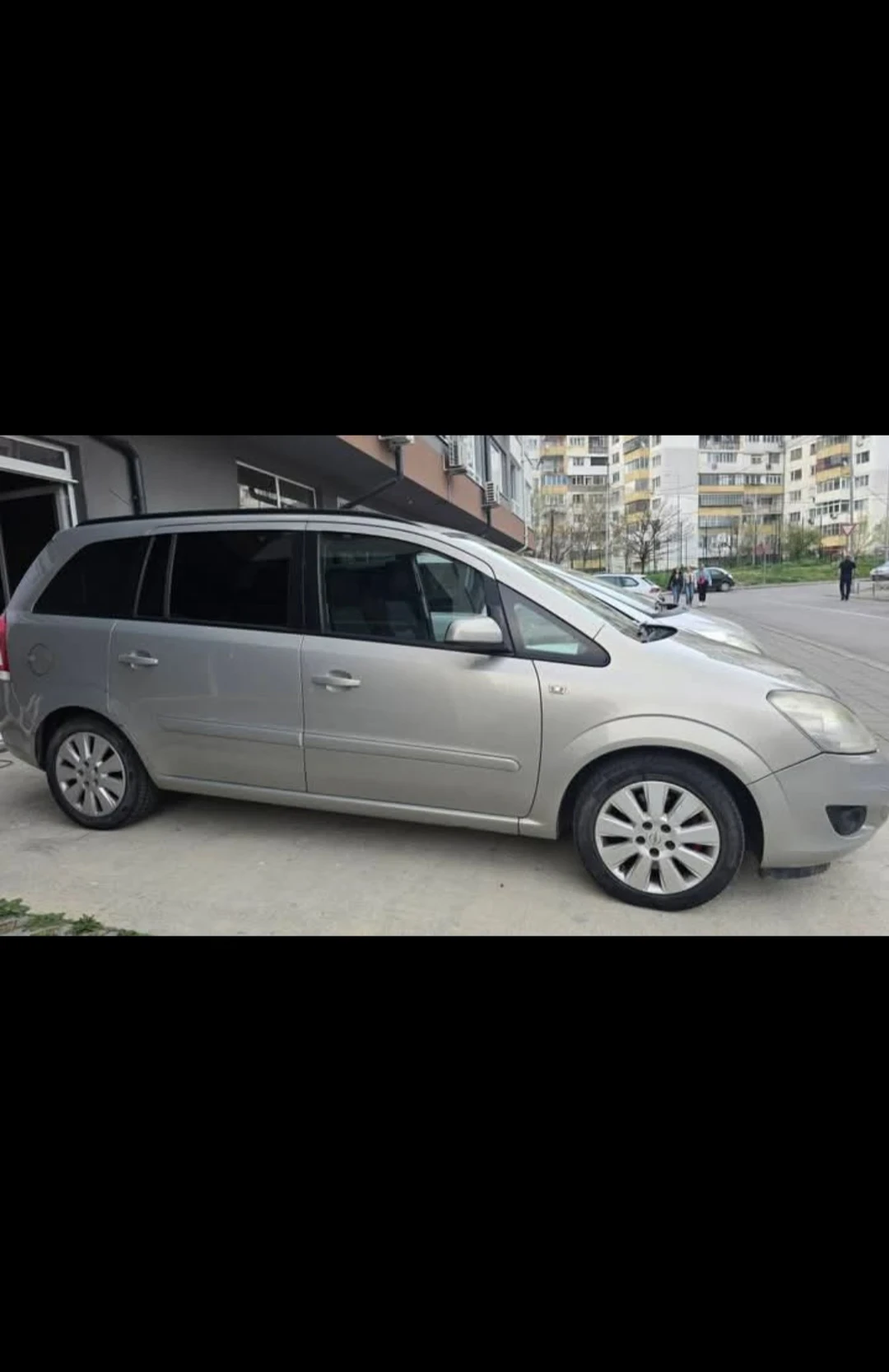 Opel Zafira B, снимка 3 - Автомобили и джипове - 54303497