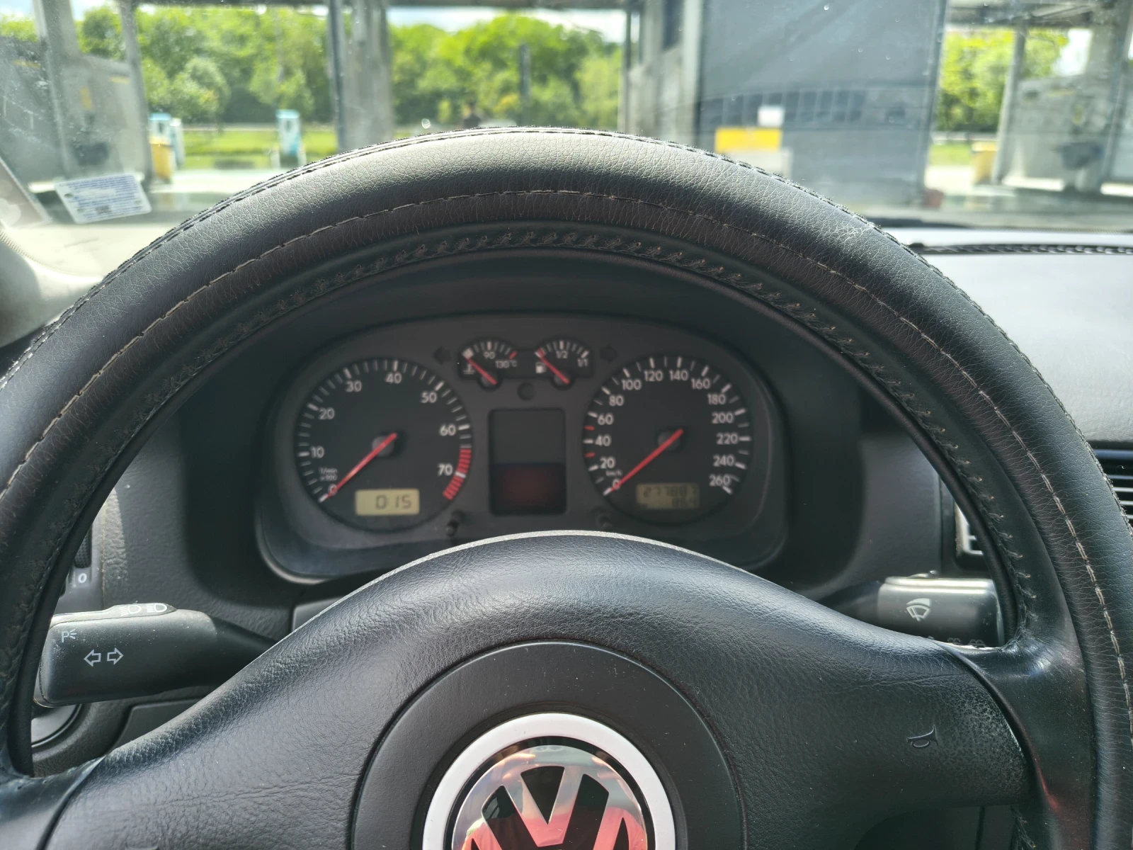 VW Golf 1.6 бензин , снимка 10 - Автомобили и джипове - 54586419