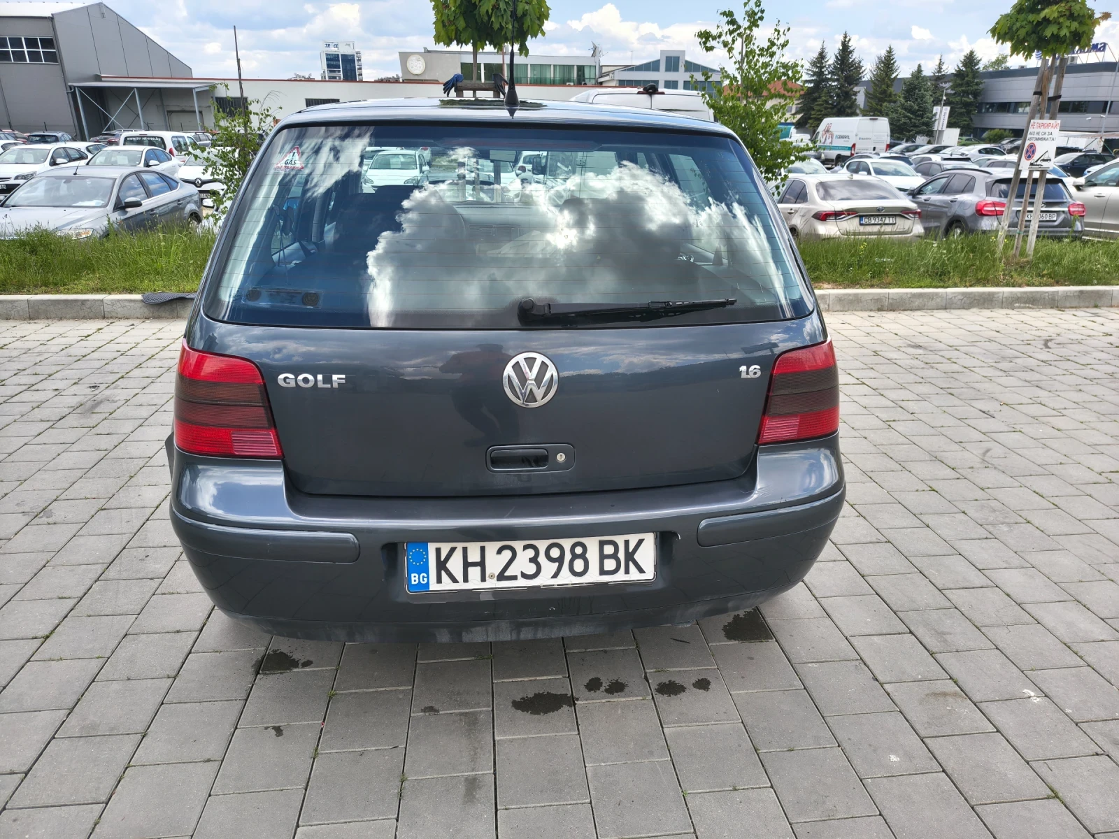 VW Golf 1.6 бензин , снимка 14 - Автомобили и джипове - 54586419