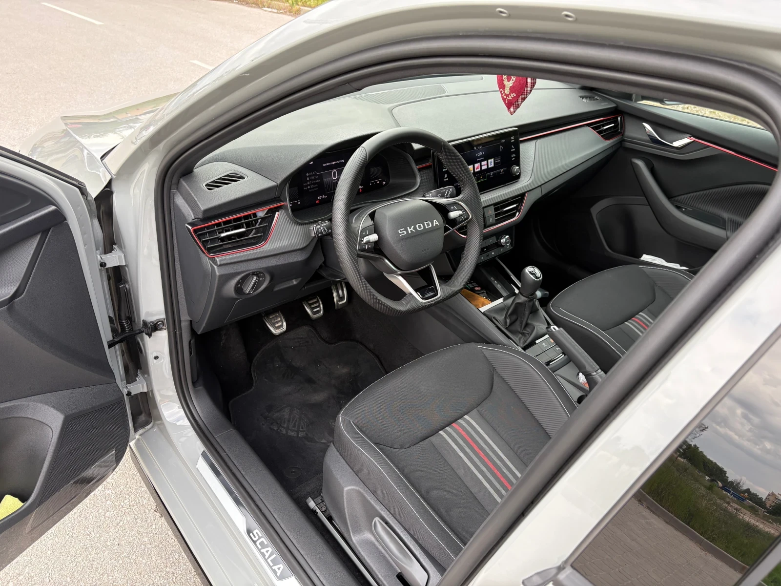 Skoda Scala 1.5 TSI MONTE CARLO PLUS/MATRIX/PANORAMA/НОВА , снимка 9 - Автомобили и джипове - 54683394